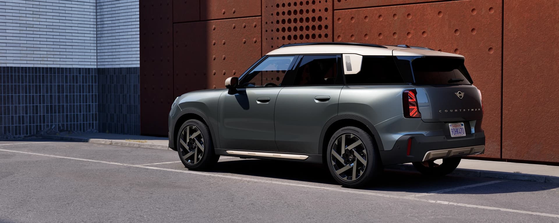 MINI COUNTRYMAN.